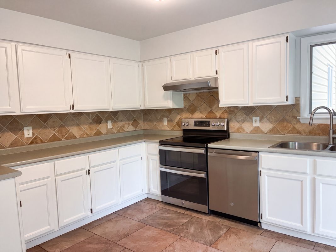 Property photo 3 of 542 Jonathan Rd