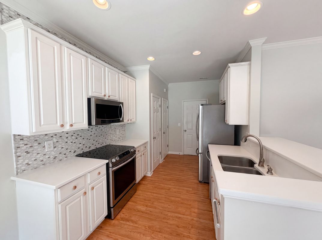 Property photo 2 of 8409 Aztec Dawn Ct