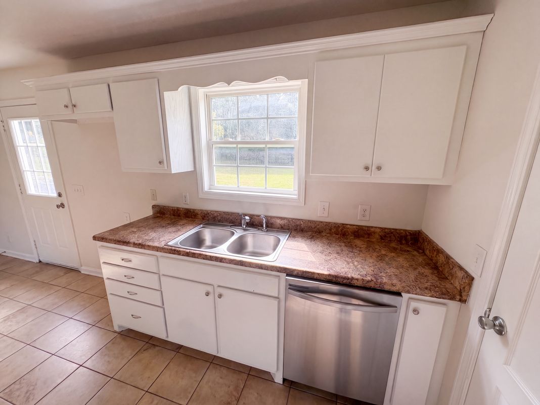 Property photo 2 of 305 Shadow Dr