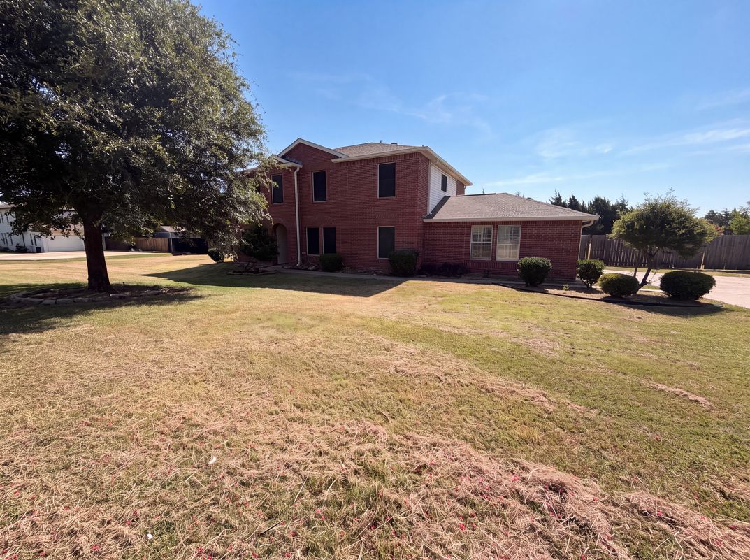 Property photo 1 of 3940 Victory Ct