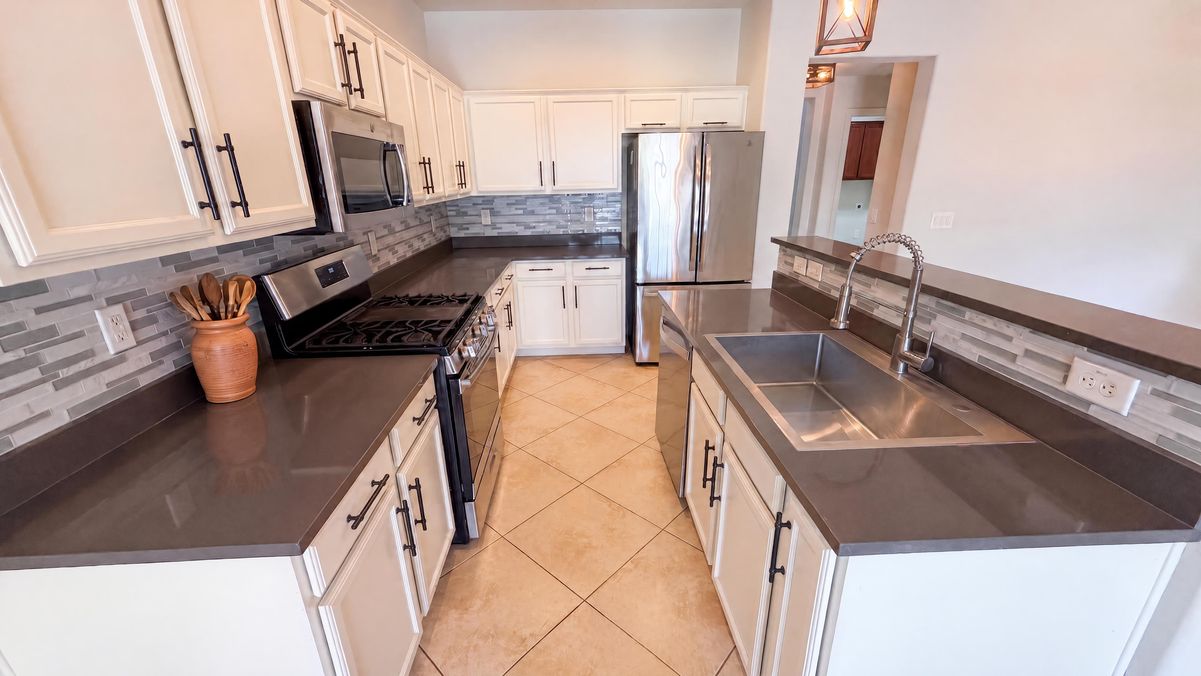 Property photo 2 of 15363 W Pershing St