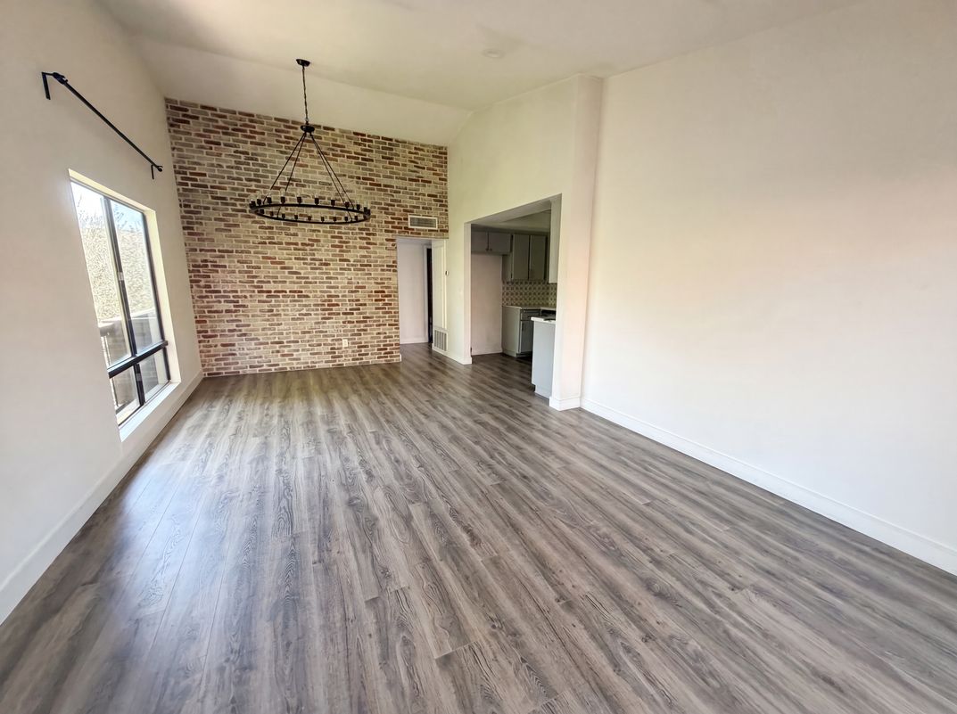 Property photo 3 of 7300 Corbin Ave Unit M