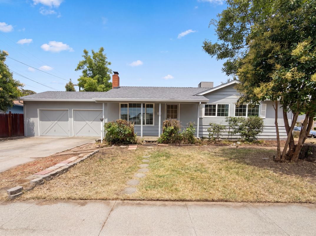 Property photo 1 of 648 Lewis Ave
