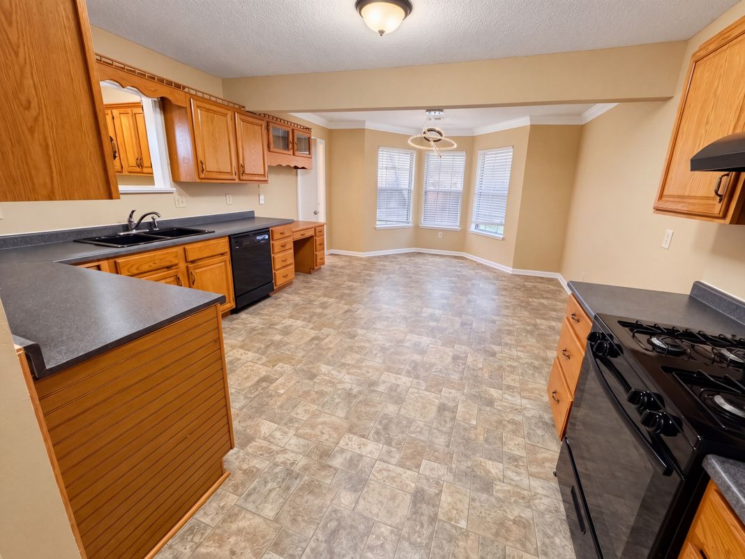 Property photo 2 of 695 Powell St