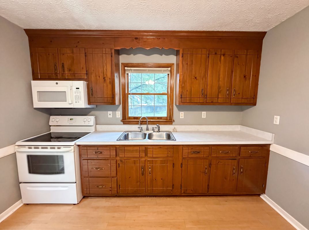 Property photo 2 of 2700 Tipton St