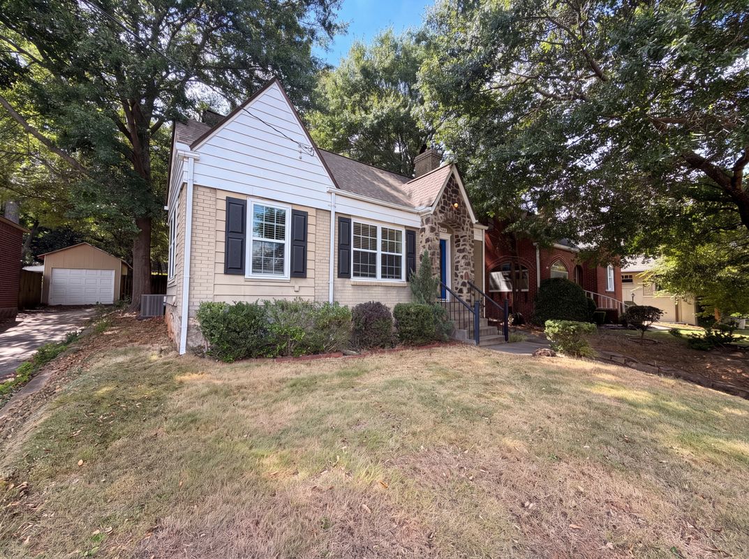 Property photo 1 of 1773 Sylvan Rd SW