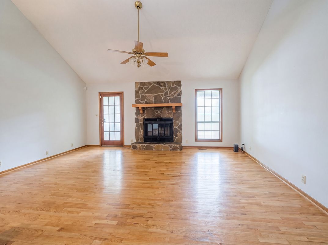 Property photo 3 of 120 Bay Ct