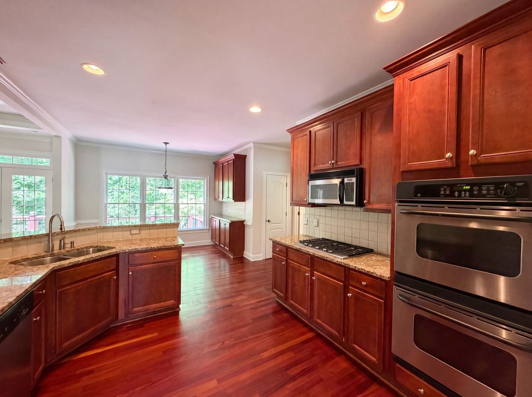 Property photo 2 of 861 Windsor Creek Dr