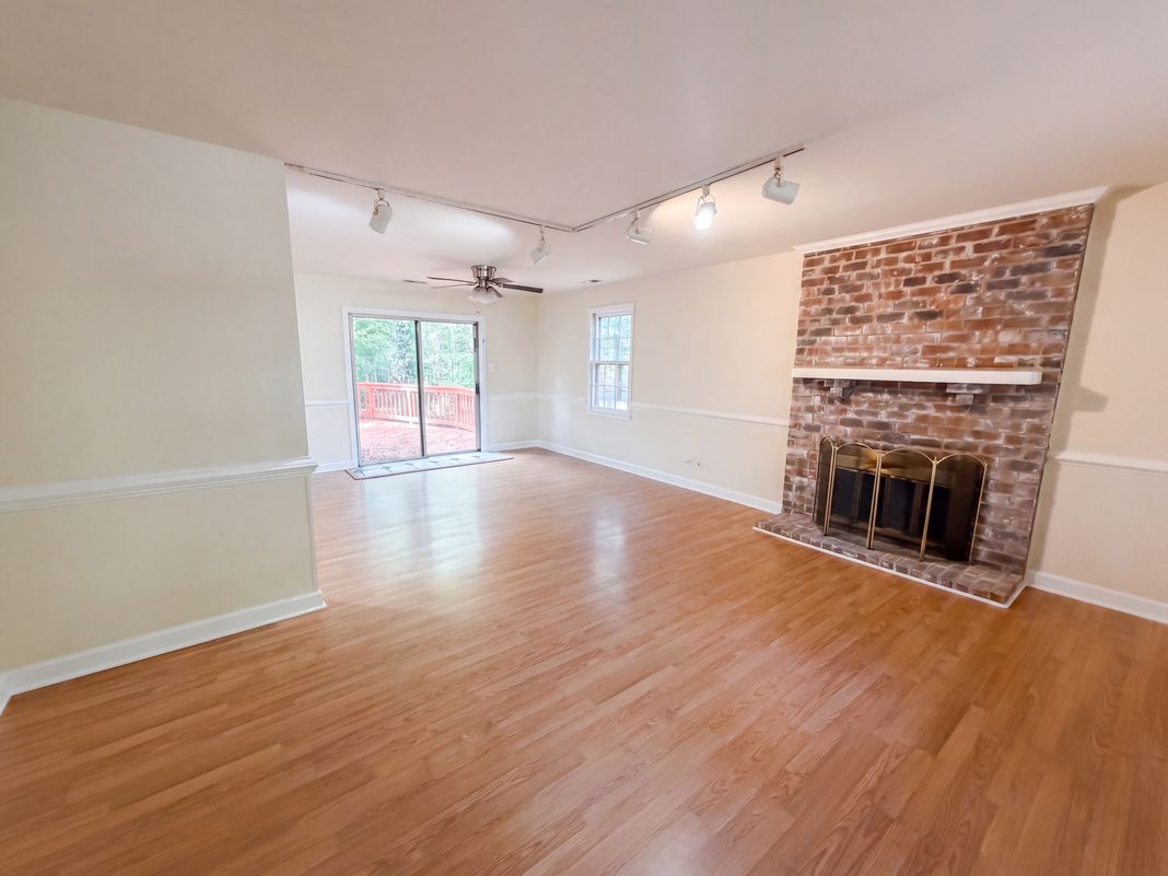 Property photo 3 of 12330 Deerhurst Dr