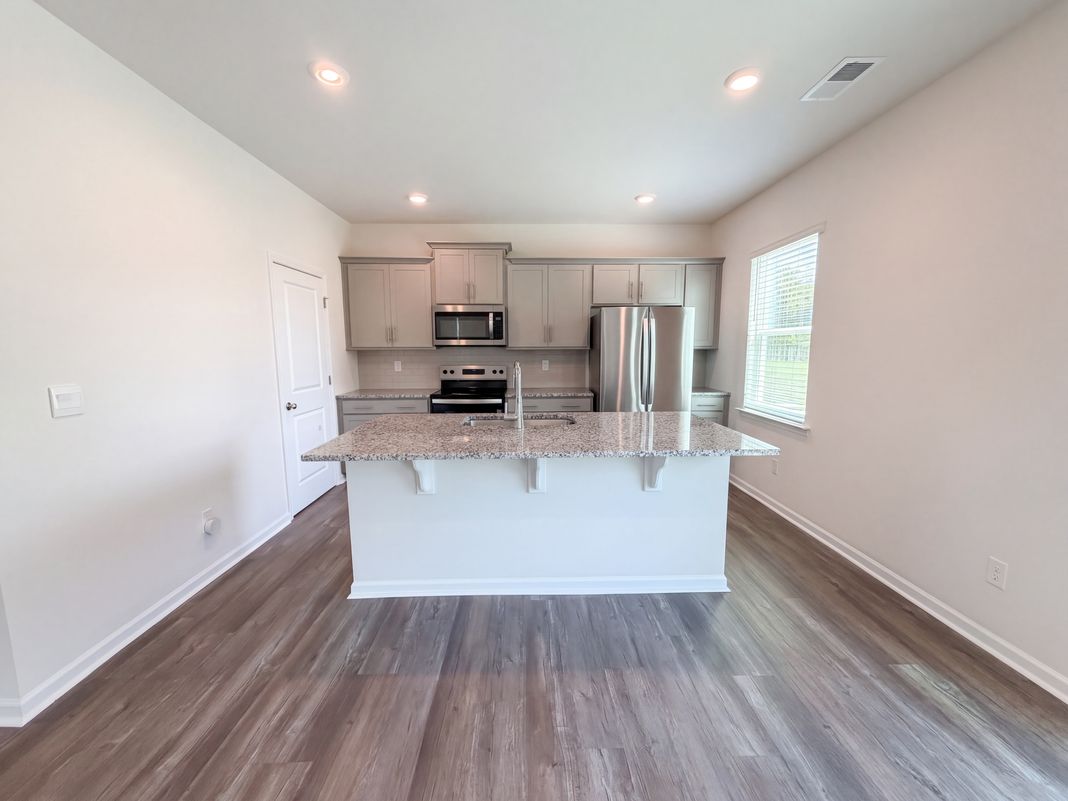 Property photo 2 of 3049 Sassafras Trl