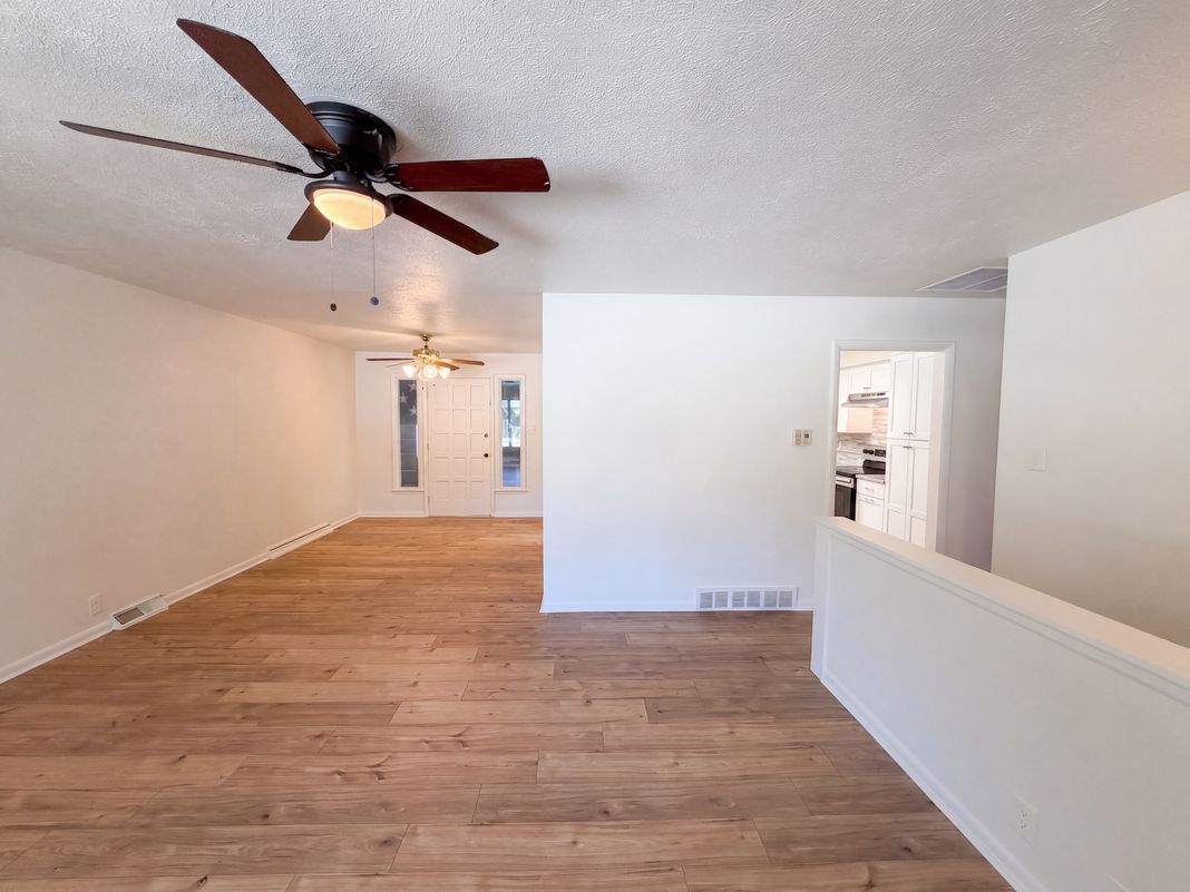 Property photo 3 of 3352 W Aksarben Ave