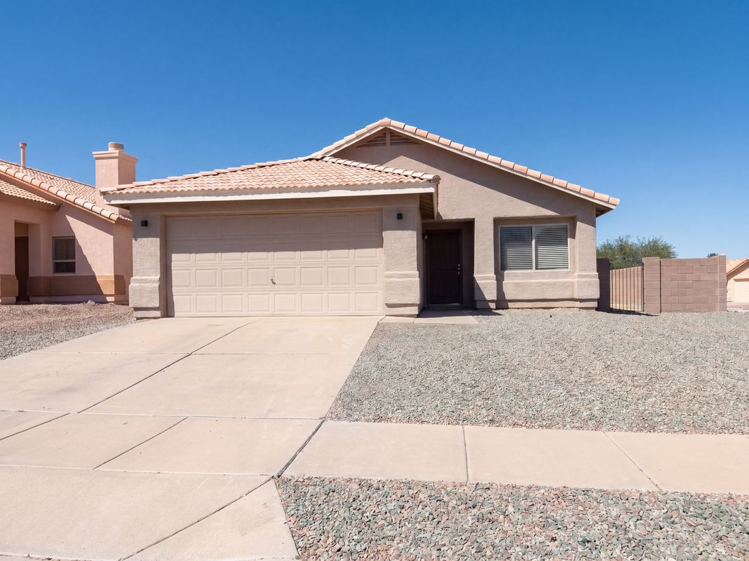 Property photo 1 of 7718 S Titanite Ln