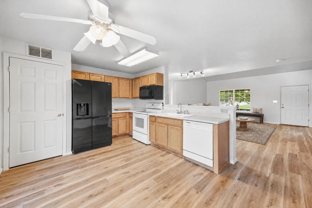Property photo 2 of 6148 Scottsbluff Dr