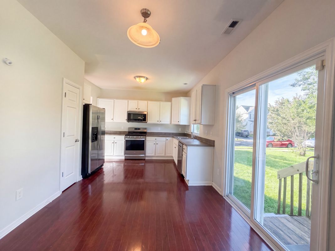 Property photo 2 of 4058 Leontria Ave