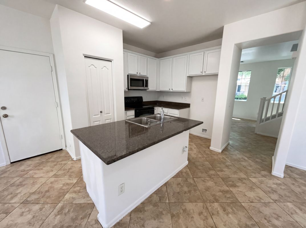 Property photo 2 of 4246 E Tyson St