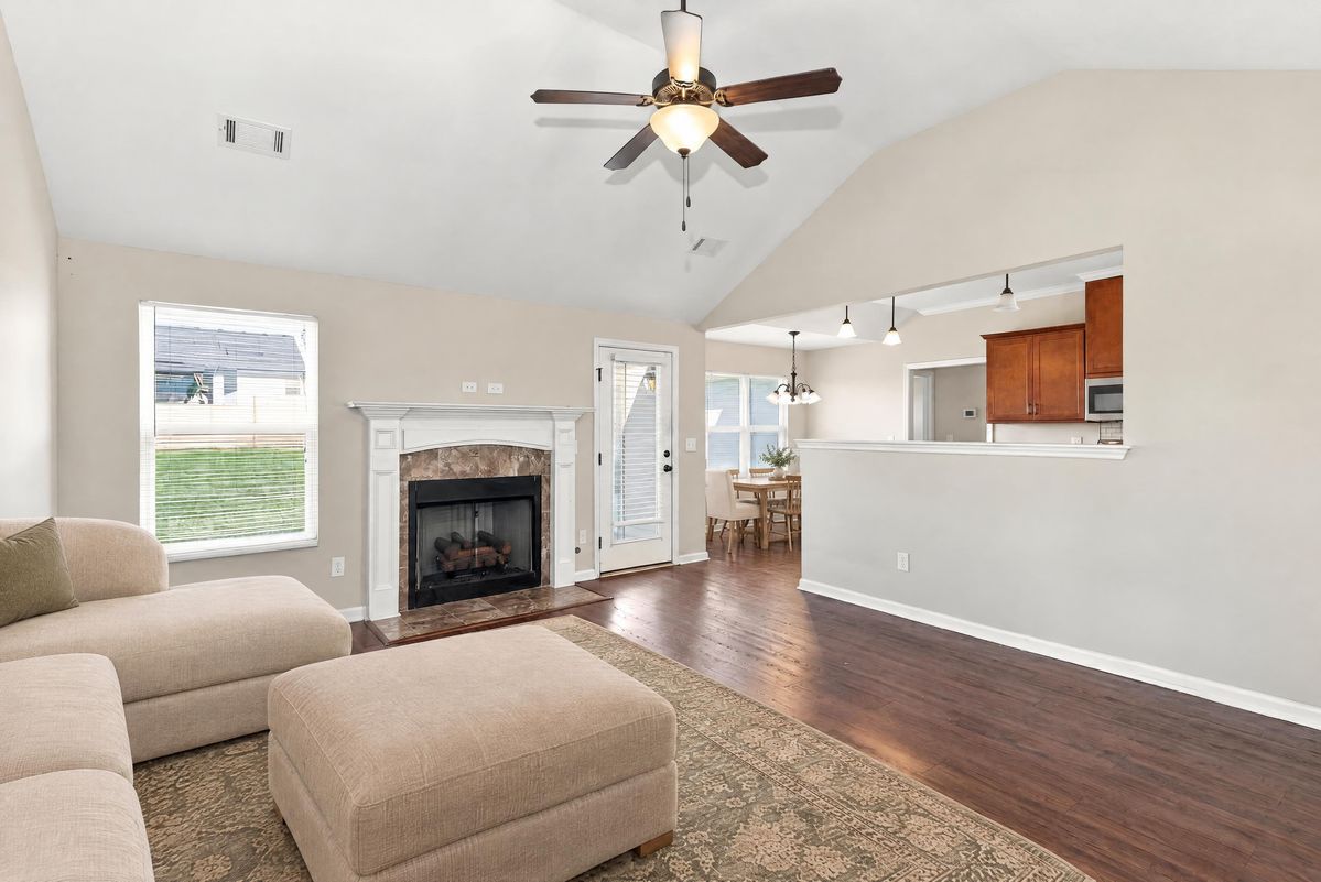 Property photo 3 of 2712 Ardwick Dr