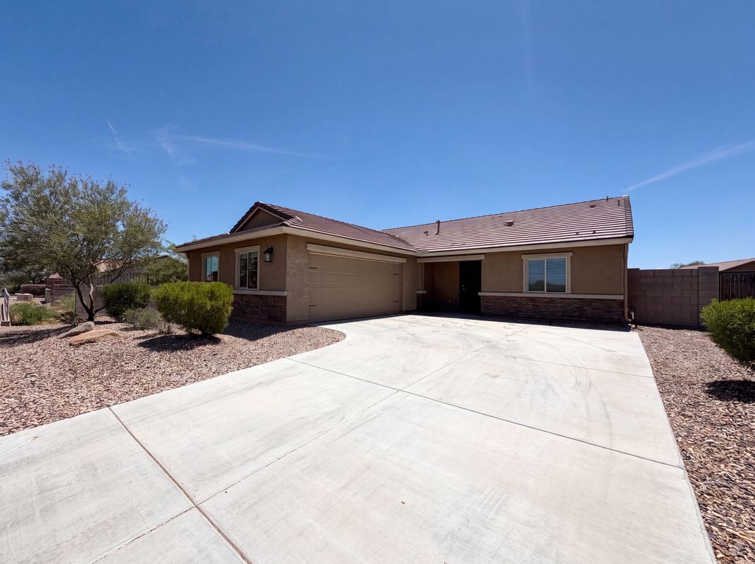 Property photo 1 of 461 W Pintail Dr