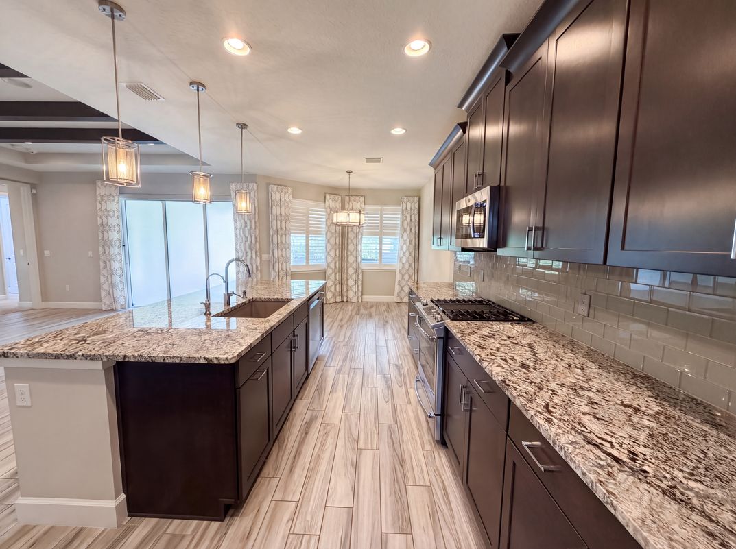 Property photo 2 of 1011 Victoria Hills Dr S