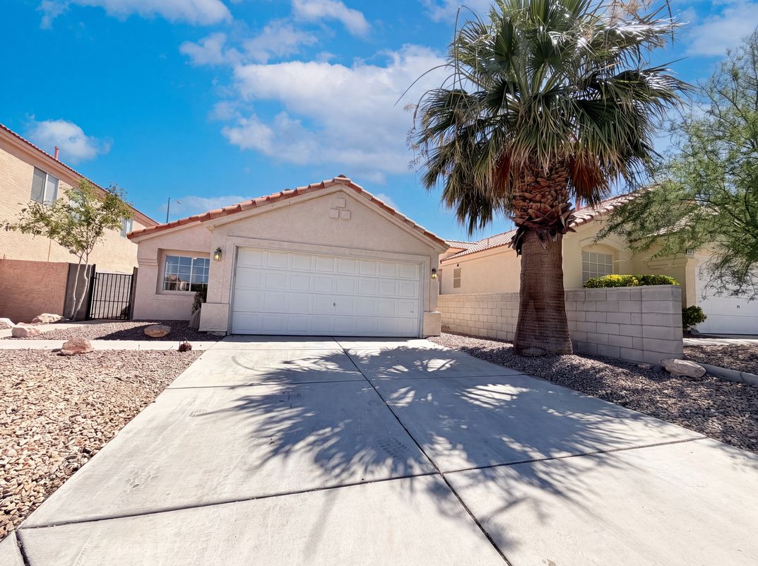 Property photo 1 of 9121 Indian Breeze Dr