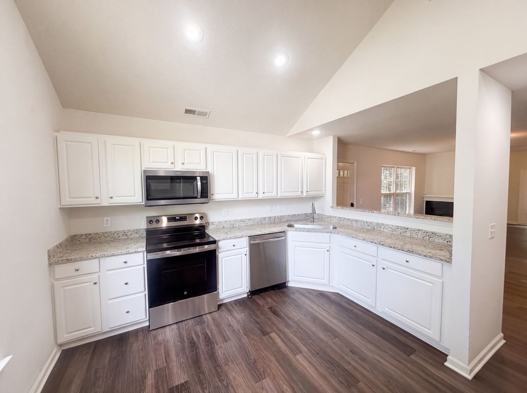 Property photo 2 of 30 Pickwick Pl