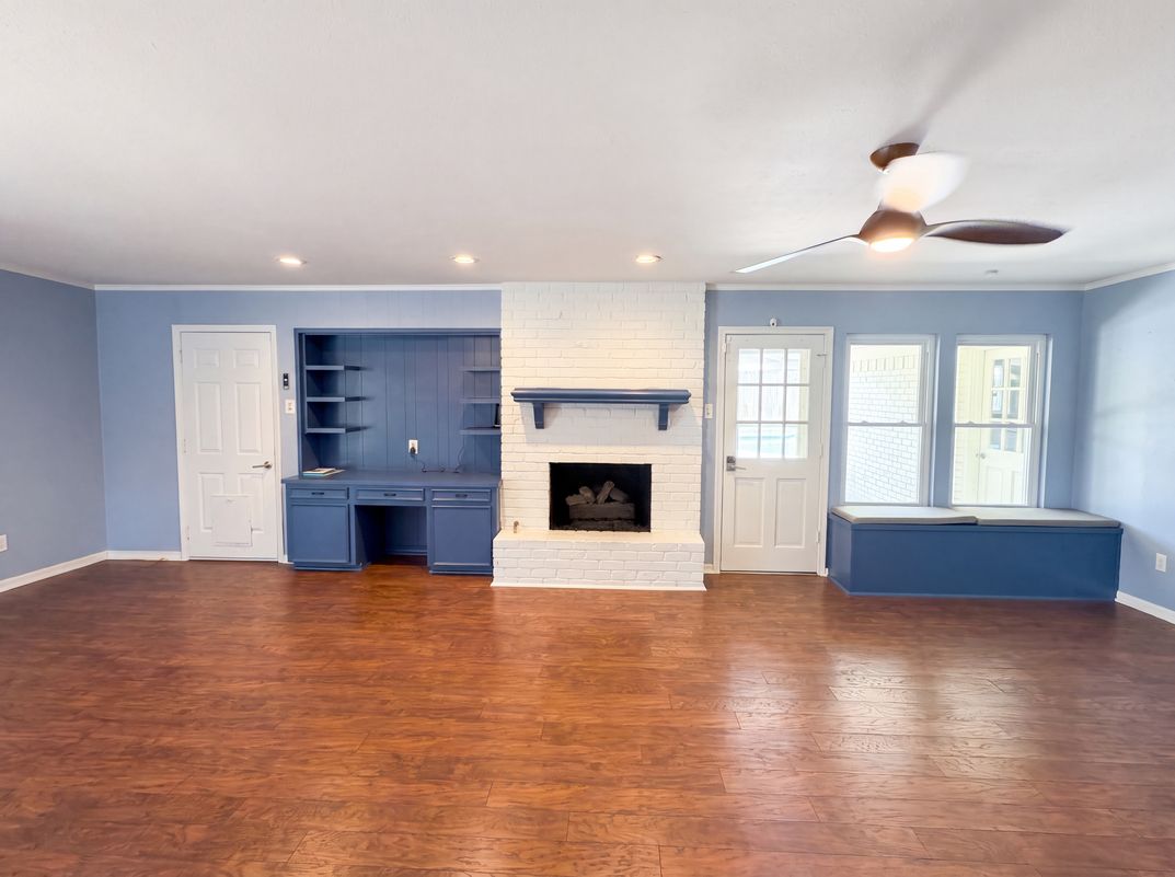 Property photo 3 of 1115 N Waterview Dr