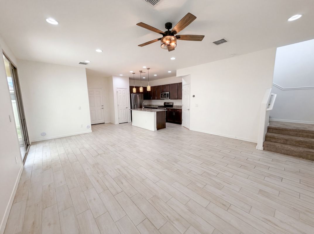 Property photo 3 of 5728 W Raymond St