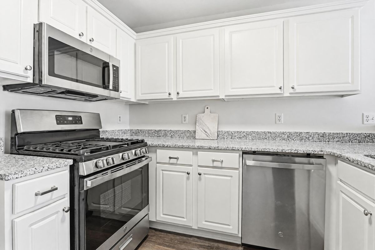 Property photo 2 of 307 Parkview Pl