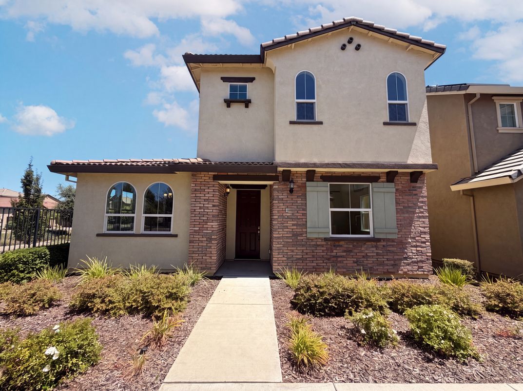Property photo 1 of 10801 Portico Cir
