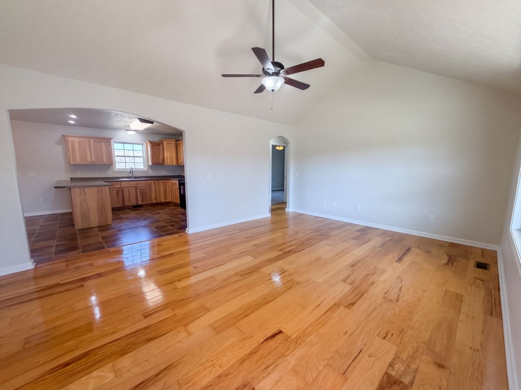 Property photo 2 of 141 Thacker Dr