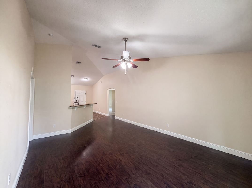 Property photo 3 of 33137 Irongate Dr