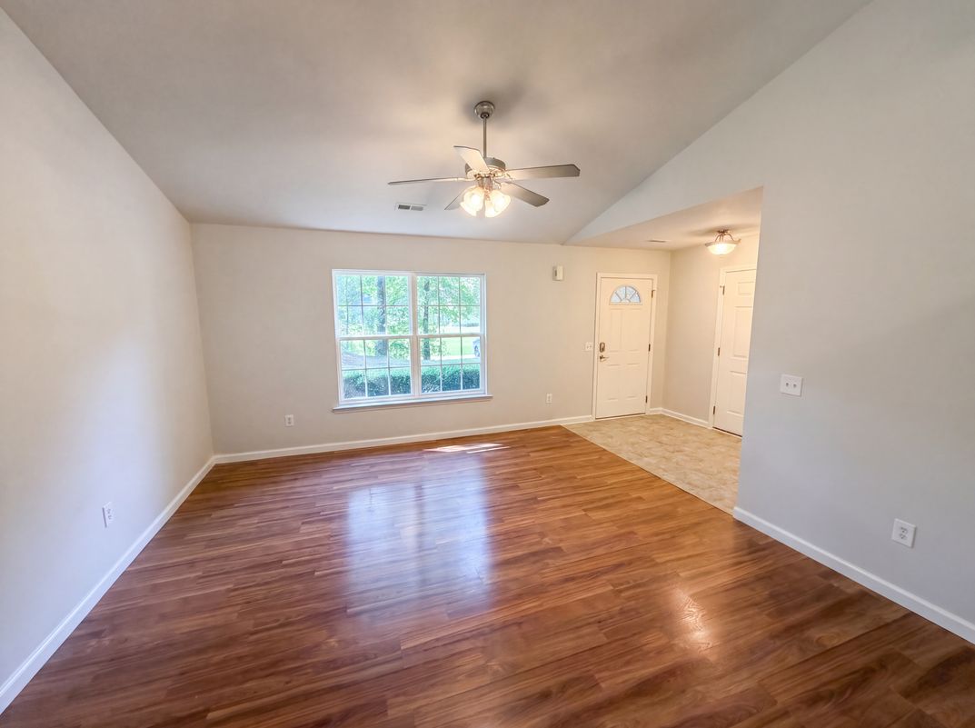Property photo 3 of 102 Hayworth Ave