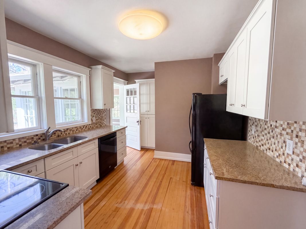 Property photo 2 of 1395 Orchard Rd
