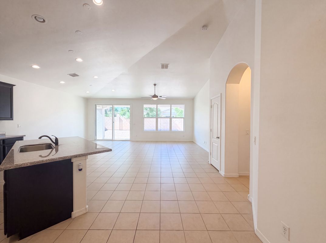 Property photo 3 of 22338 E Via De Olivos