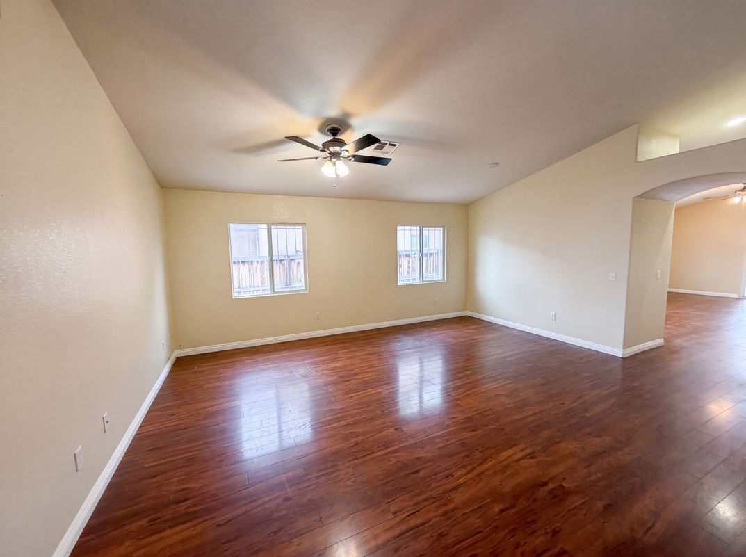 Property photo 2 of 18792 Dogwood Ct