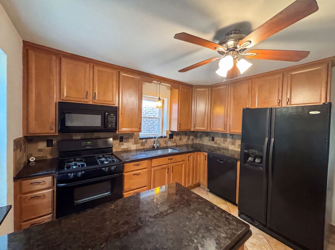 Property photo 2 of 5363 Reber Pl