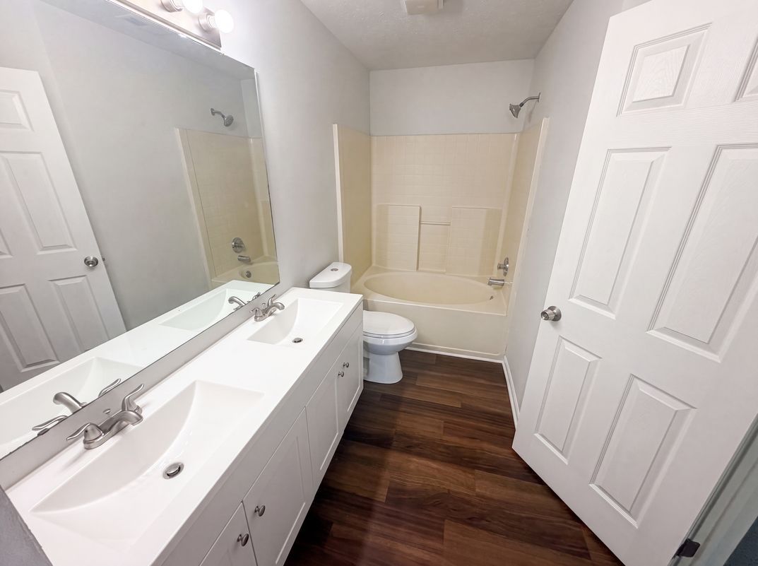 Photo 12 of 26 of 4801 Ossington Ct, Indianapolis, IN