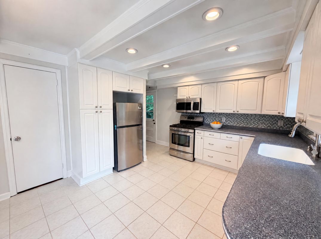 Property photo 2 of 63 Samson Ave