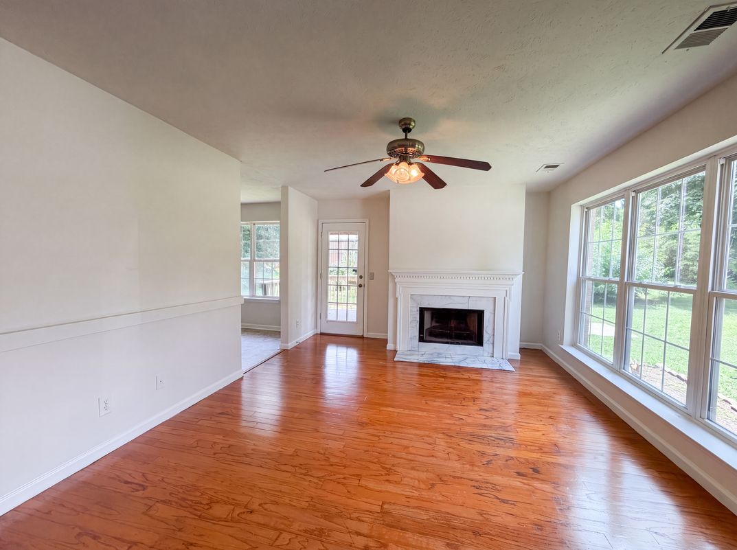 Property photo 3 of 499 Holland Ridge Dr