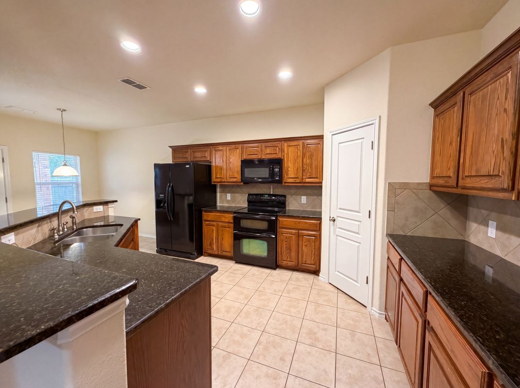 Property photo 2 of 9816 Mullins Crossing Dr