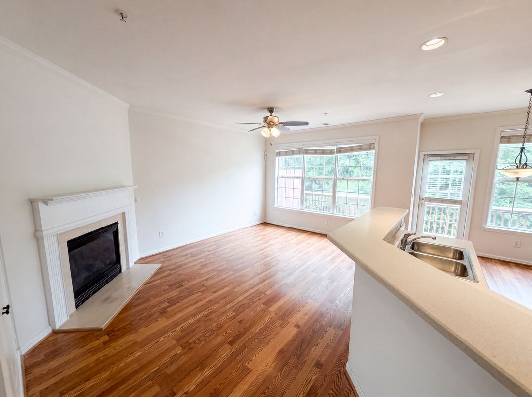 Property photo 3 of 4660 Creekside Villas Way SE