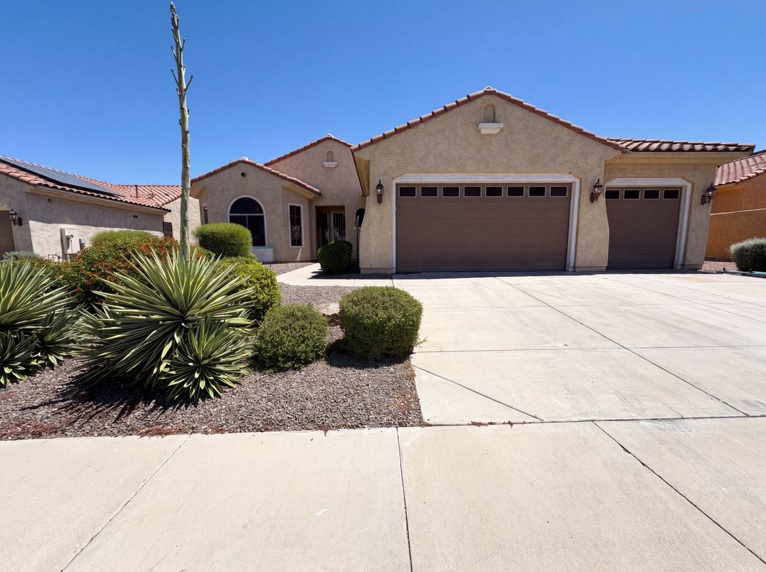 Property photo 1 of 20359 N 262nd Dr