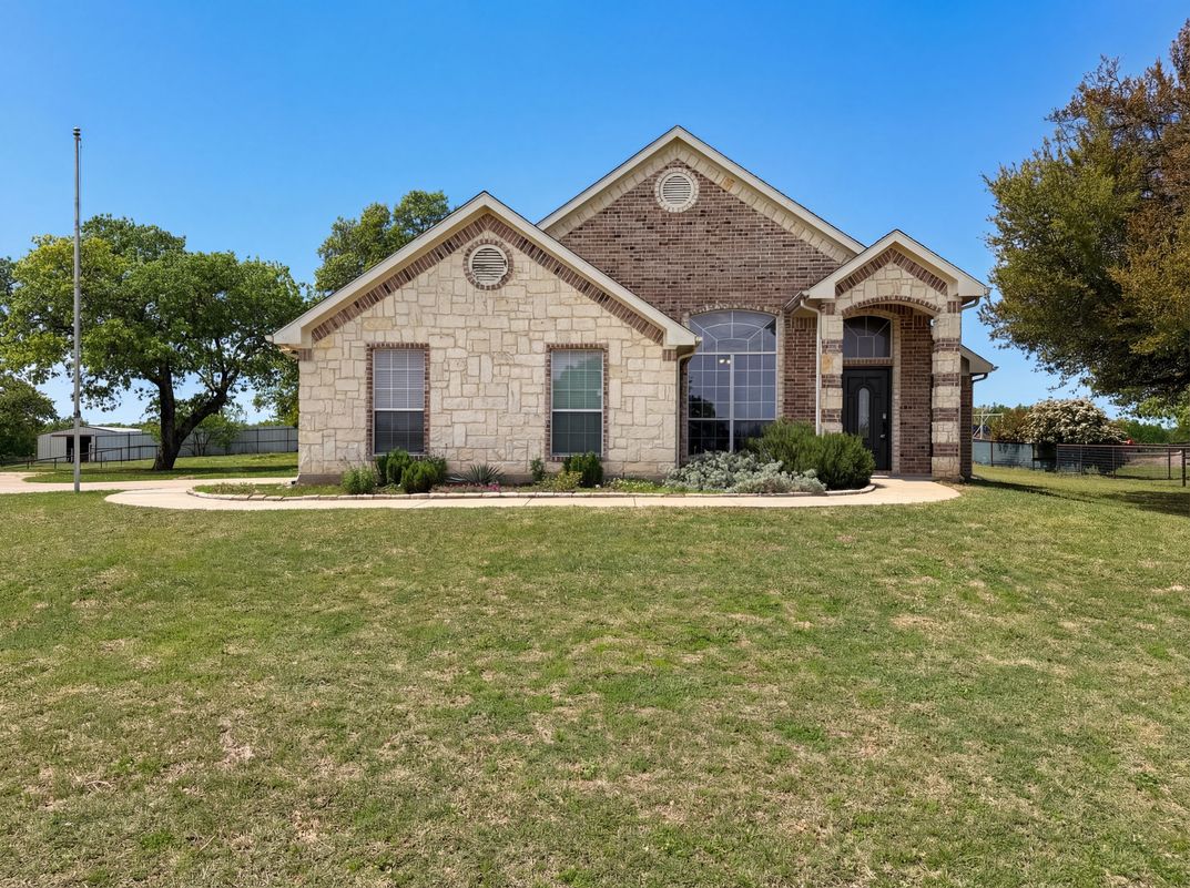 Property photo 1 of 416 Fossil Rock Dr