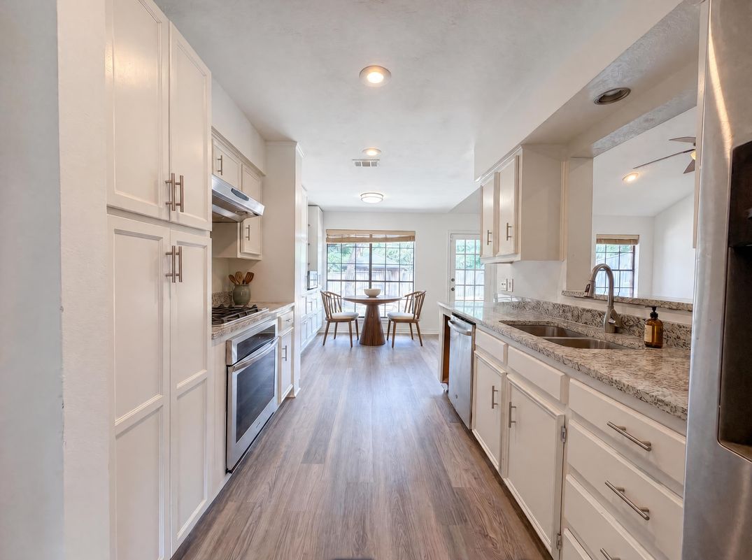 Property photo 2 of 5719 Stage Line Dr