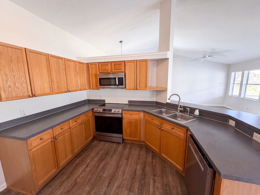 Property photo 2 of 1910 Basinger Ave SW