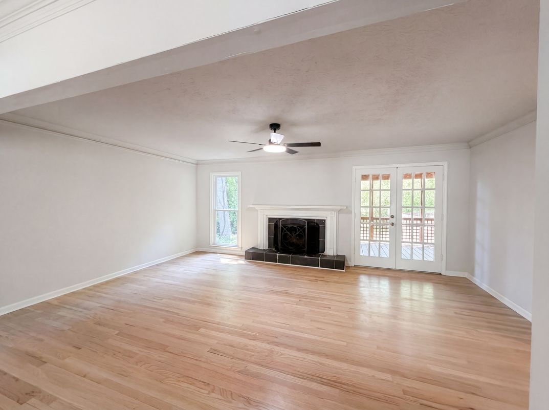 Property photo 3 of 1033 Chestnut Hill Cir SW