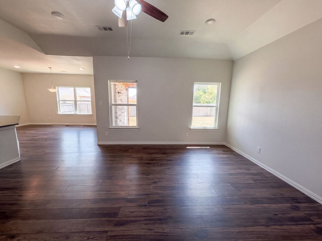 Property photo 3 of 301 E Jefferson St