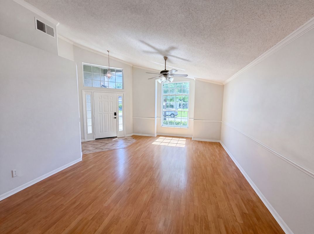 Photo 10 of 34 of 701 Magnolia Creek Cir, Orlando, FL