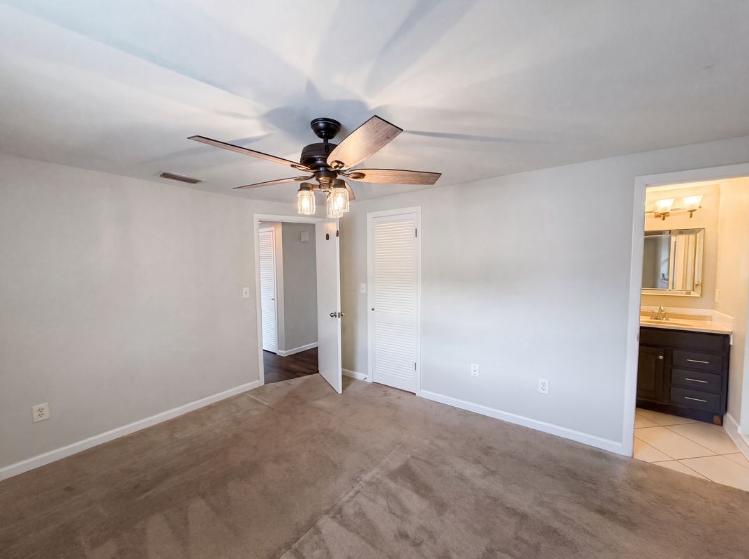 Photo 4 of 28 of 3400 Bainbridge Dr, Holiday, FL