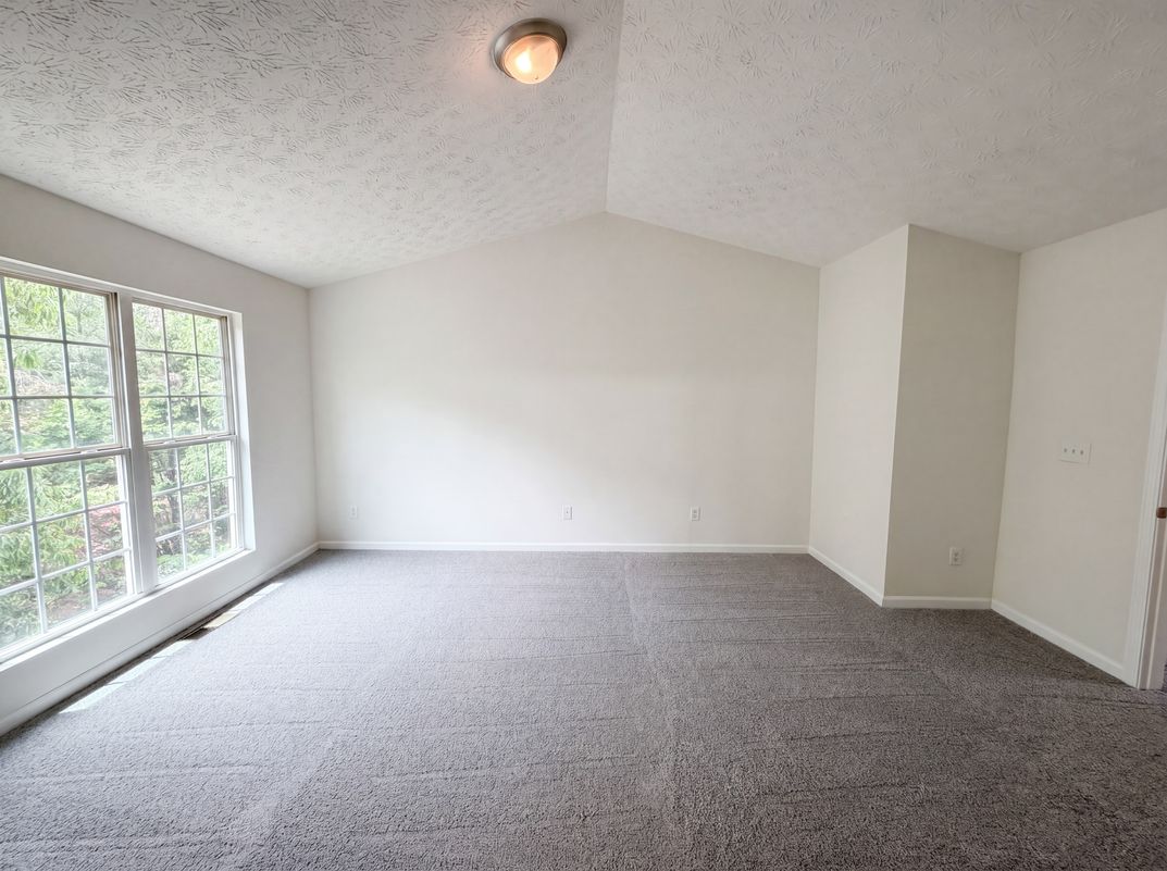 Property photo 3 of 6369 Redan Sq
