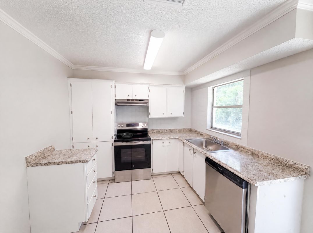 Property photo 2 of 3730 Dedrick Ct